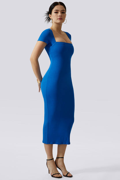 Kjole med Queen Anne-utringning og innebygd shapewear
