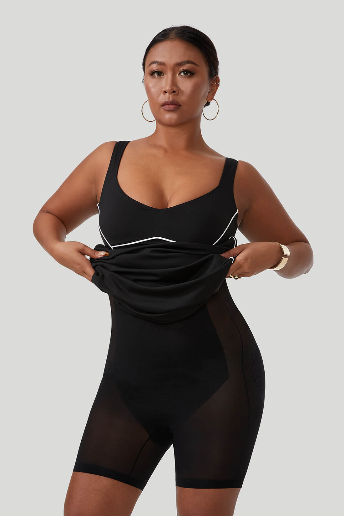 Maxikjole med kontrastfarger og innebygd shapewear