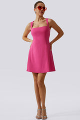 Mini kjole med firkantet hals og innebygd shapewear