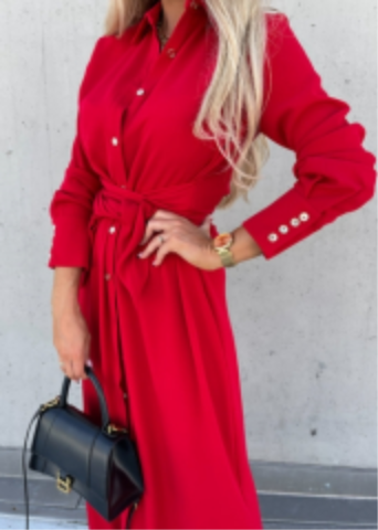Betty | Uformell kjole med knappedetalj