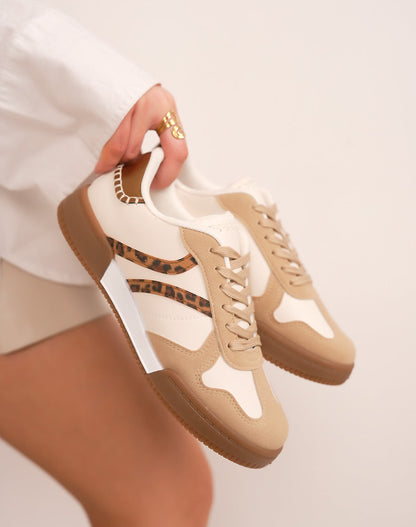 Damesneakers i beige og taupe semsket skinn med leoparddetalj og bronsefinish