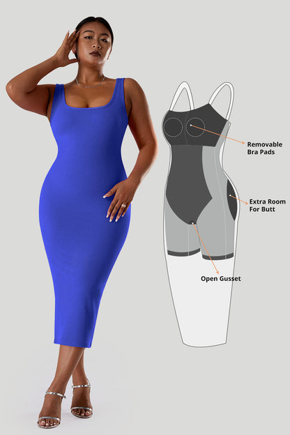 Ensfarget ermeløs kjole med innebygd shapewear