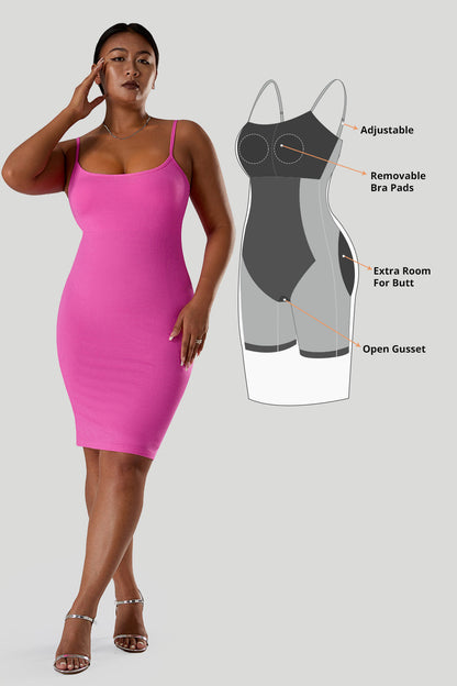 Figurnær kjole med spaghettistropper og innebygd shapewear
