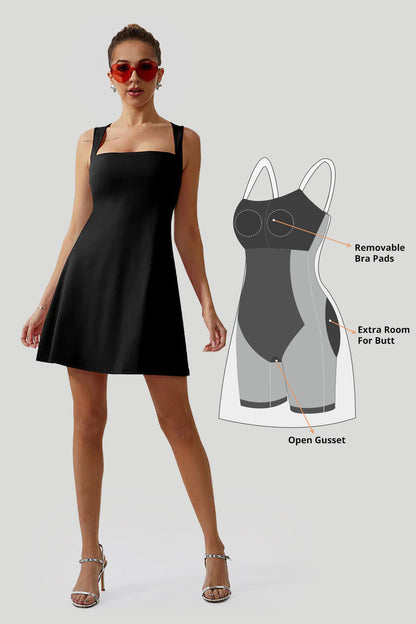 Minikjole med firkantet utringning og innebygd shapewear