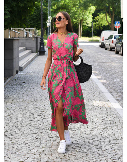 Sam Chic-kjole – Eleganse med V-hals