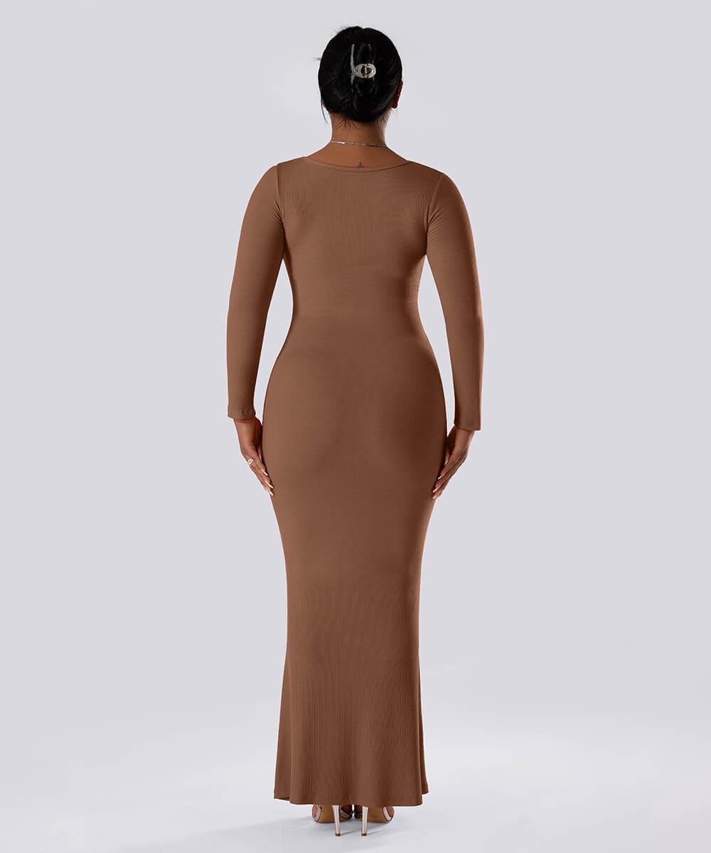 Ensfarget kjole med lange ermer og innebygd shapewear