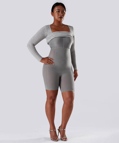 Ensfarget kjole med lange ermer og innebygd shapewear