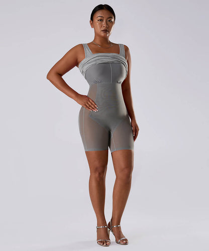 Ensfarget ermeløs kjole med innebygd shapewear