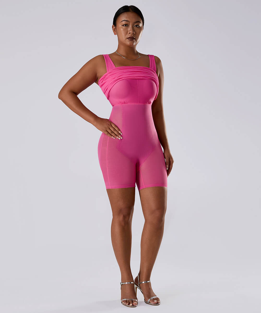 Ensfarget ermeløs kjole med innebygd shapewear