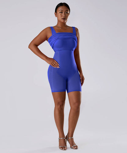 Ensfarget ermeløs kjole med innebygd shapewear