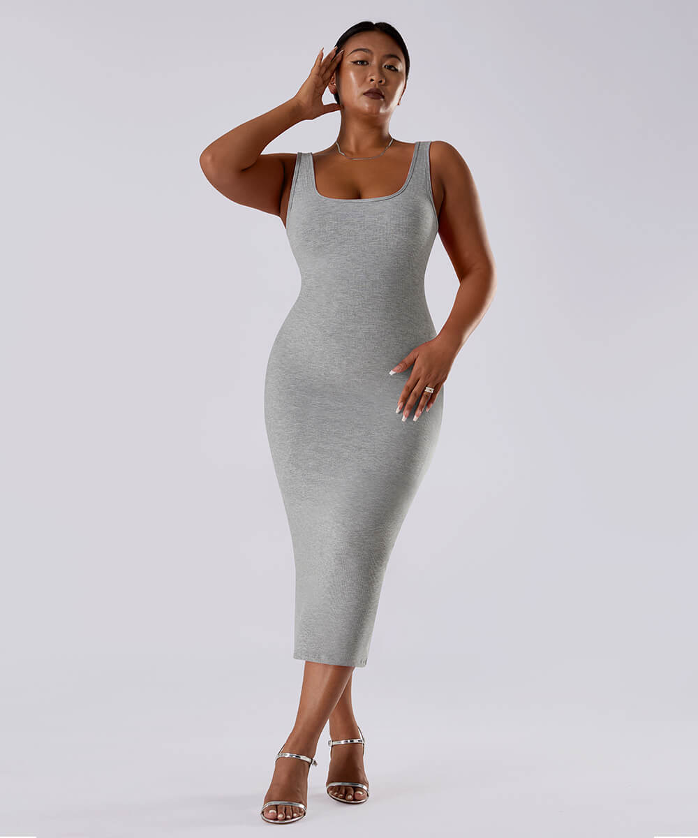 Ensfarget ermeløs kjole med innebygd shapewear