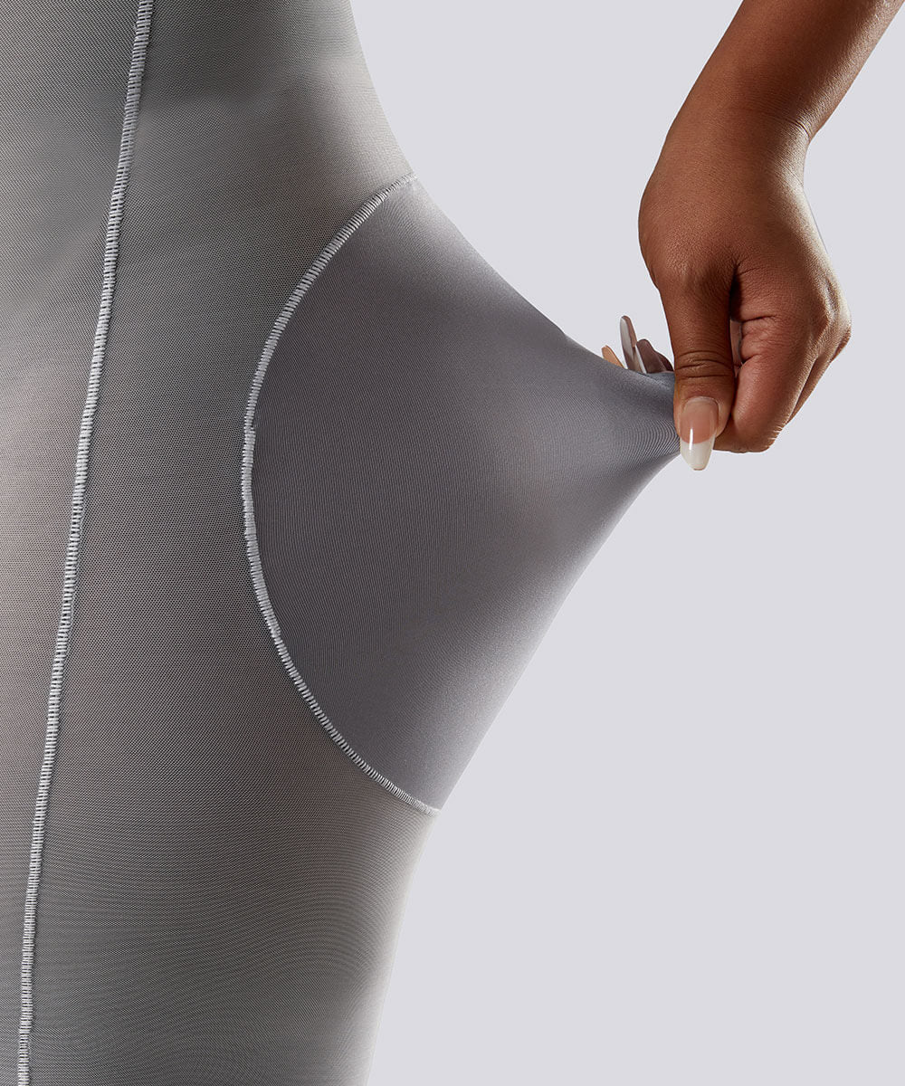 Figurnær kjole med spaghettistropper og innebygd shapewear