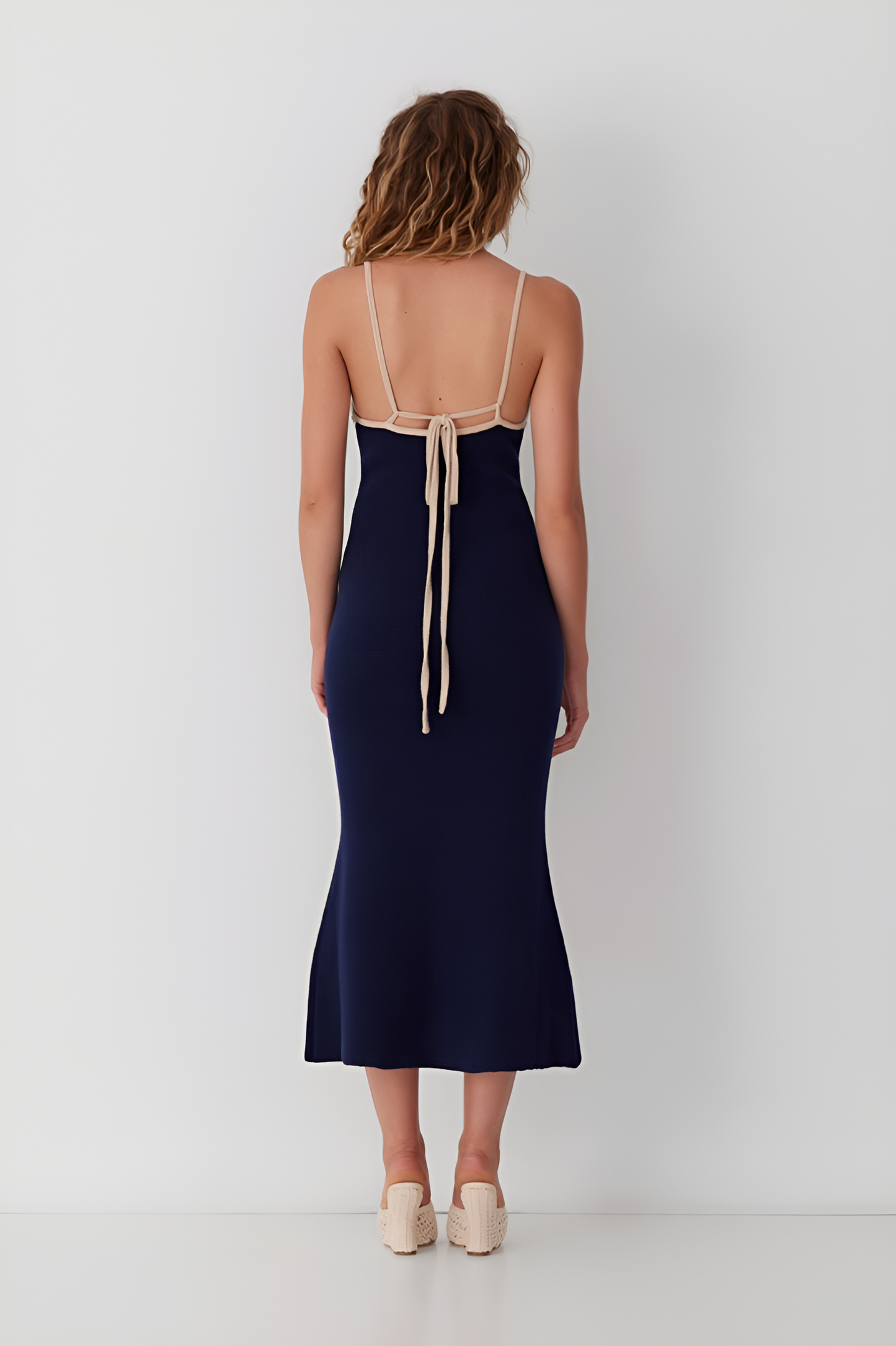 Elegant maxikjole med skjellmotiv